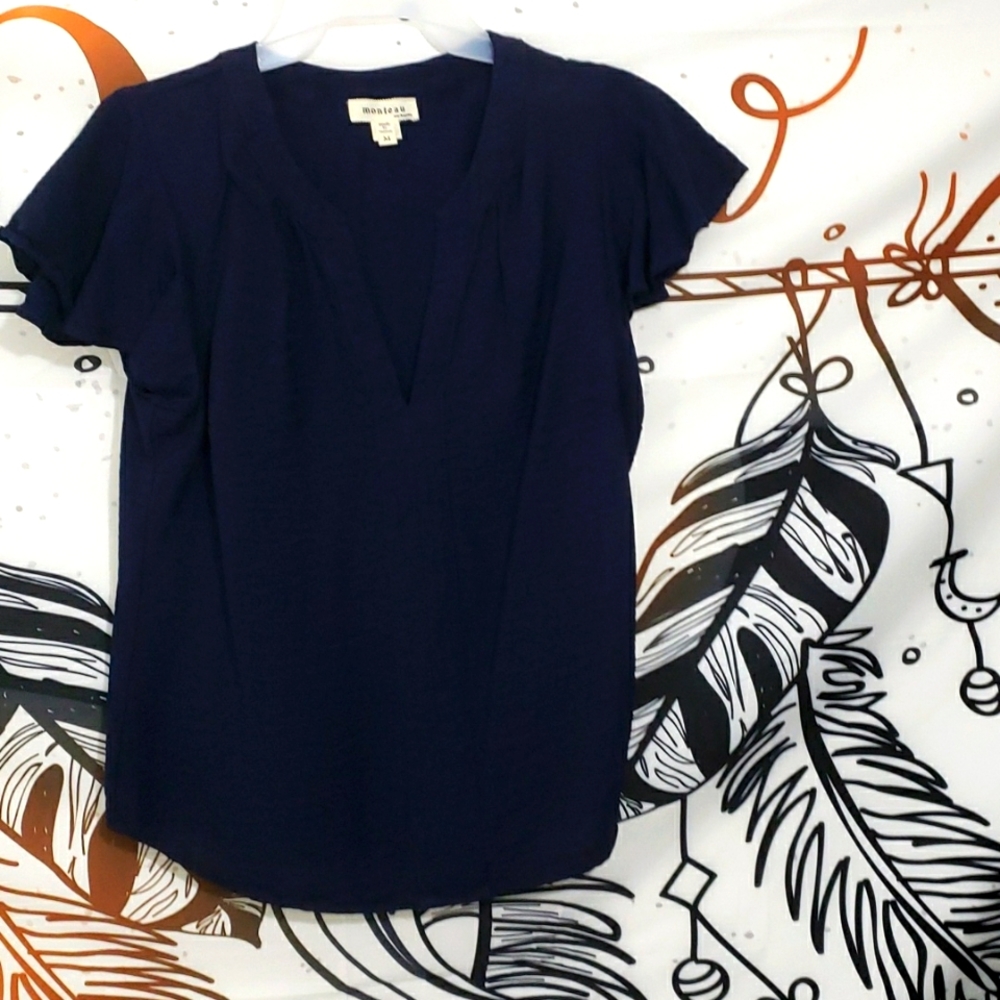 Monteau Size M navy blue blouse